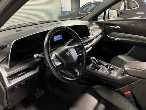 Used 2025 Cadillac XT4 Premium Luxury FWD image 22