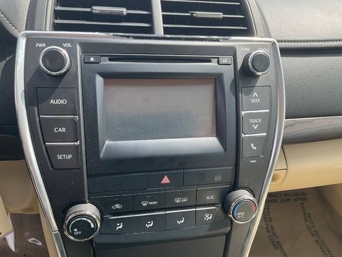Used 2015 Toyota Camry LE FWD image 16