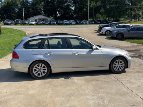 Used 2007 BMW 328xi Wagon image 4