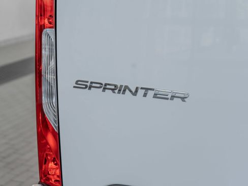 Used 2025 Mercedes-Benz Sprinter 2500 image 22