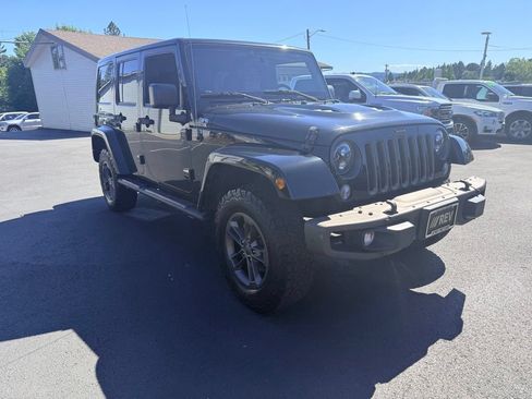 Used 2016 Jeep Wrangler Unlimited Sahara AWD/4WD image 7