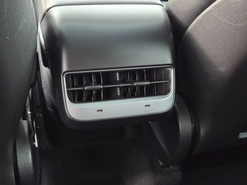 Used 2023 Tesla Model Y Long Range AWD/4WD image 13
