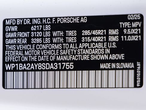 Certified 2025 Porsche Cayenne Coupe AWD/4WD image 38