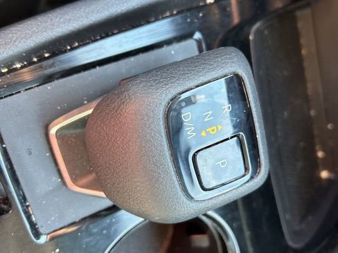 Used 2023 Nissan Rogue SV image 12