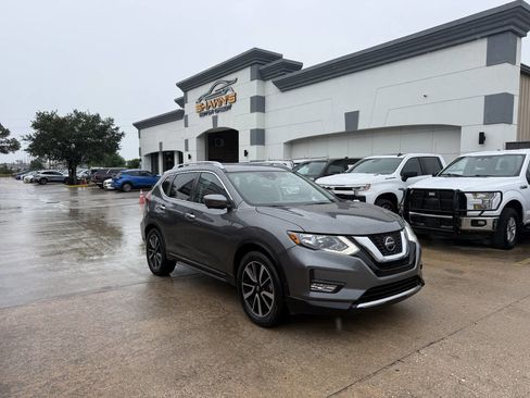 Used 2019 Nissan Rogue SL FWD image 2