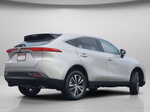 Used 2024 Toyota Venza LE image 19