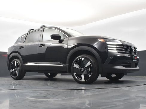 New 2026 Nissan Kicks SR FWD image 36