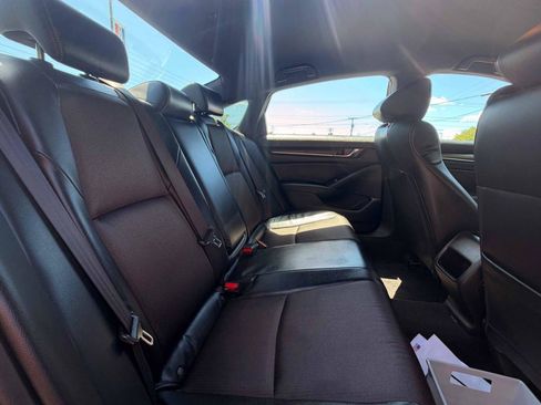 Used 2018 Honda Accord Sport image 14