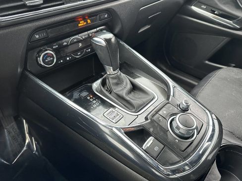 Used 2018 MAZDA CX-9 Touring image 42