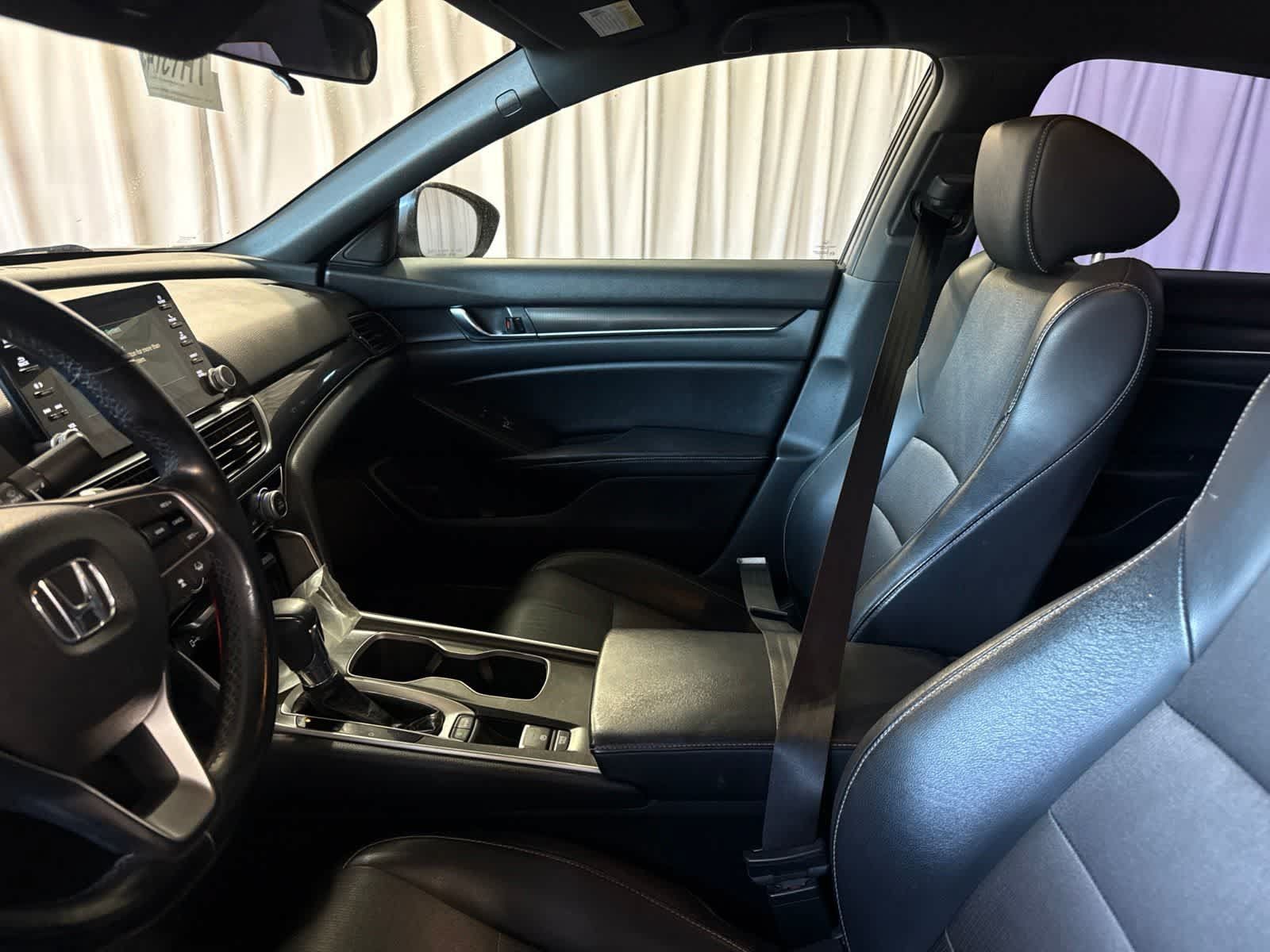 Used 2018 Honda Accord Sport image 20