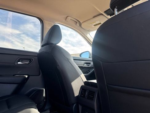 Certified 2026 Nissan Rogue SL FWD image 28