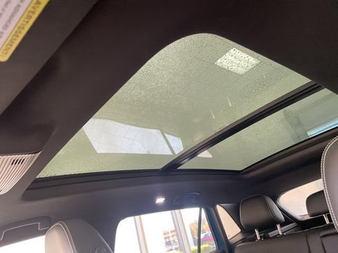 Used 2025 Volkswagen Atlas Cross Sport SEL R-Line image 13