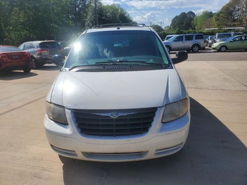 Used 2006 Chrysler Town & Country Limited w/ Popular Equipment Group I image 2