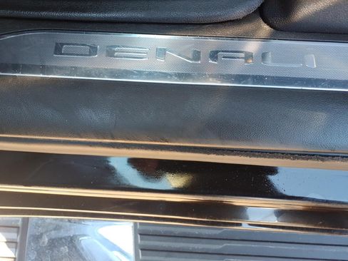 Used 2023 GMC Sierra 1500 Denali w/ Technology Package AWD/4WD image 18