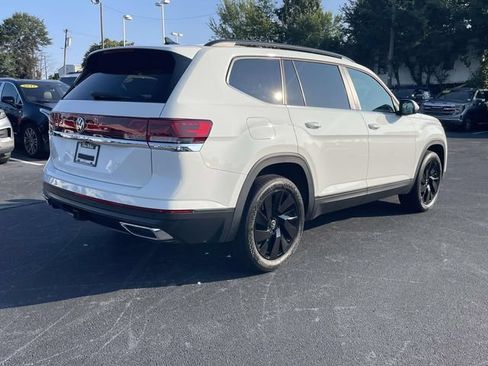 Certified 2024 Volkswagen Atlas SE w/ Panoramic Sunroof Package FWD image 7