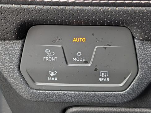 Used 2024 Volkswagen Atlas SE AWD/4WD image 27
