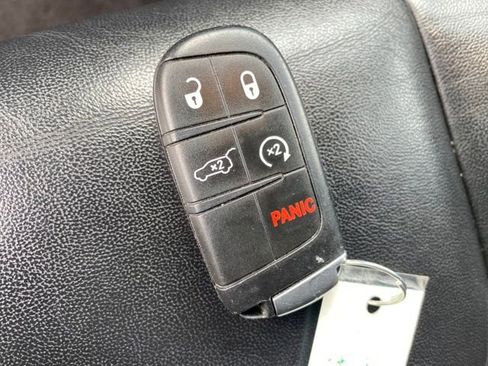 Used 2022 Jeep Grand Cherokee Limited w/ Trailer Tow Group IV image 24