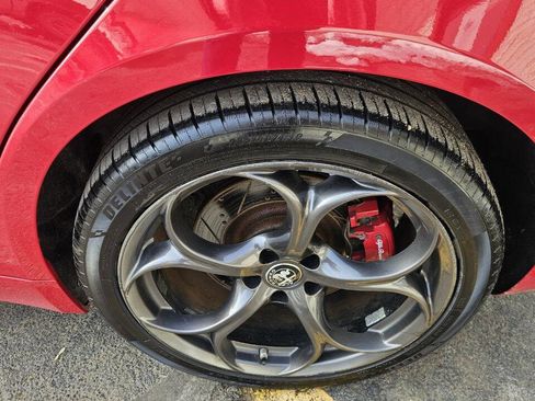 Used 2018 Alfa Romeo Giulia Ti w/ Nero Edizione image 10