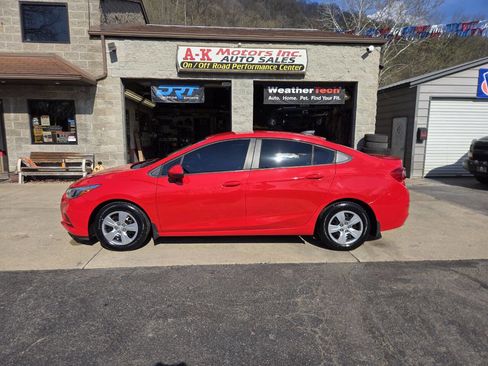 Used 2017 Chevrolet Cruze LS image 5