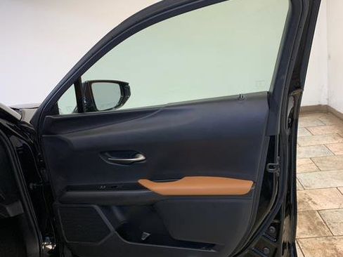 Used 2022 Lexus UX 250h w/ Premium Package image 55