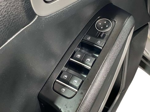 Used 2025 Kia Soul LX w/ LX Technology Package FWD image 18