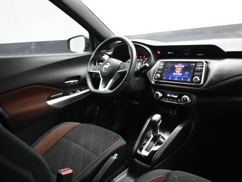Used 2018 Nissan Kicks SR FWD image 13
