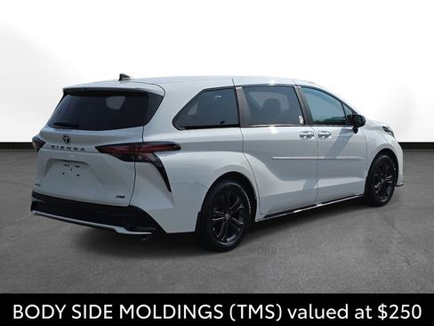 Certified 2025 Toyota Sienna XSE AWD/4WD image 6