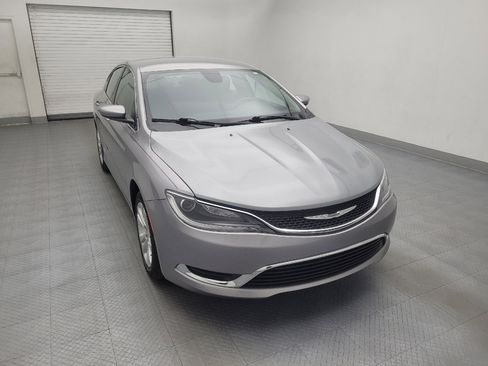 Used 2017 Chrysler 200 Limited Platinum image 14