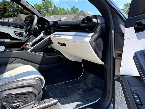 Used 2019 Lamborghini Urus AWD/4WD image 15