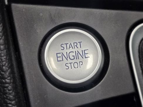 Used 2023 Volkswagen Jetta SE FWD image 27