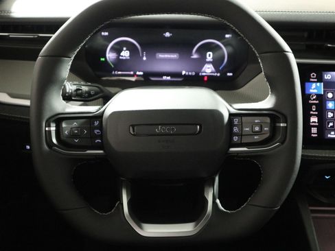 New 2026 Jeep Cherokee Laredo AWD/4WD image 17