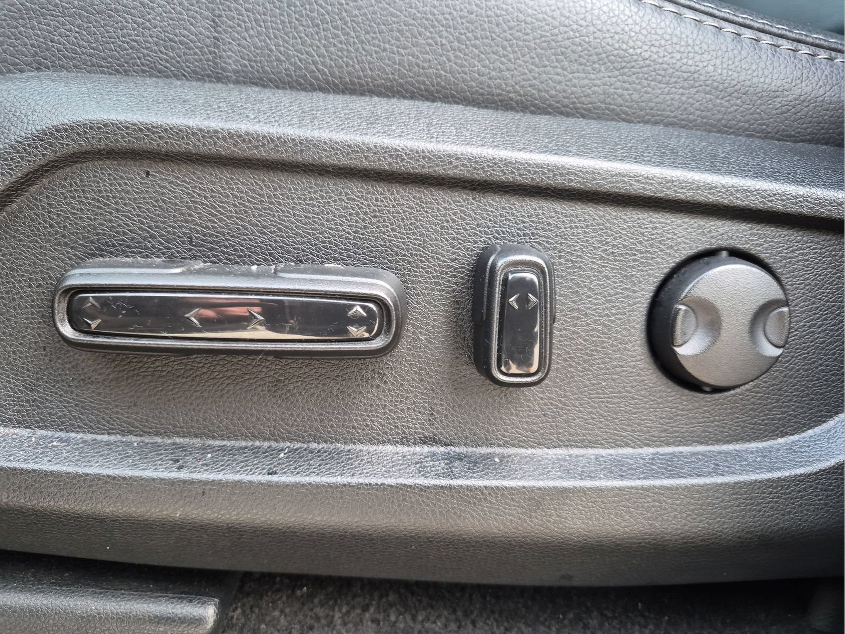 Used 2025 Honda Pilot EX-L image 14