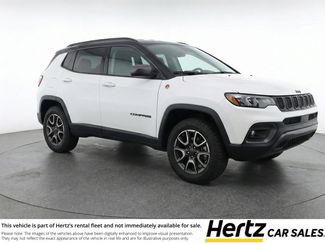 Used 2025 Jeep Compass Trailhawk w/ Trailer Tow Group AWD/4WD video 1