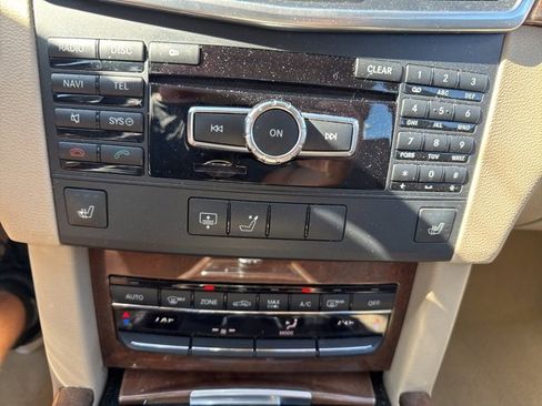 Used 2013 Mercedes-Benz E 350 Sedan image 20