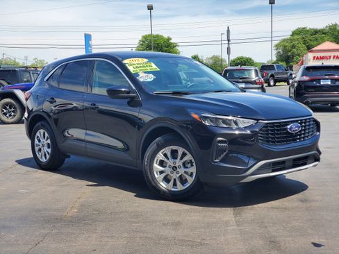 Used 2023 Ford Escape Active w/ Tech Pack #2 AWD/4WD image 1