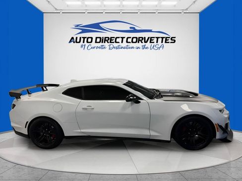 Used 2019 Chevrolet Camaro ZL1 RWD image 6