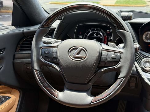 Used 2023 Lexus LS 500 AWD w/ Luxury Package image 8