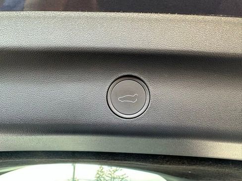 Used 2022 Tesla Model Y Performance image 17