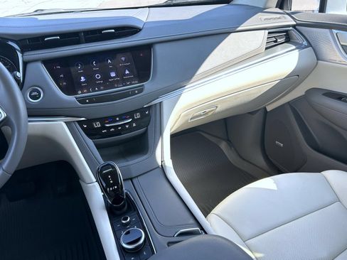 Certified 2025 Cadillac XT5 Premium Luxury w/ Technology Package AWD/4WD image 21