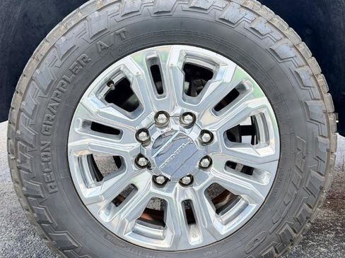 Used 2023 GMC Sierra 2500 Denali w/ Denali Ultimate Package AWD/4WD image 4