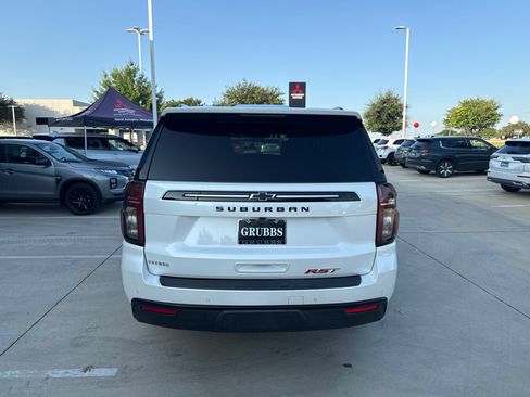 Used 2024 Chevrolet Suburban RST RWD image 4