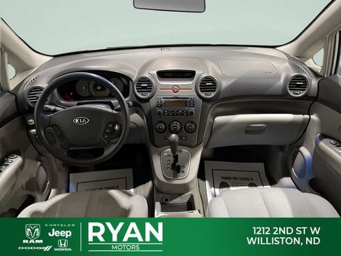 Used 2007 Kia Rondo LX w/ Convenience Pkg image 2