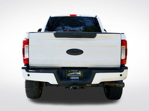 Used 2018 Ford F250 Lariat w/ Lariat Value Package image 8