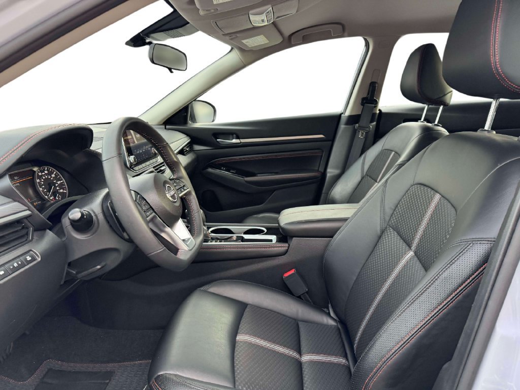 Used 2023 Nissan Altima 2.5 SR FWD image 15