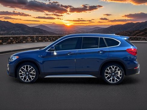 Used 2021 BMW X1 sDrive28i w/ Convenience Package FWD image 3