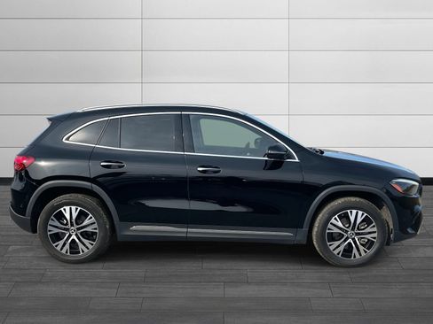 Certified 2025 Mercedes-Benz GLA 250 image 2