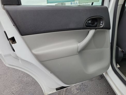 Used 2007 Ford Focus S image 8