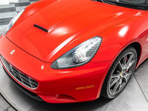 Used 2013 Ferrari California image 44
