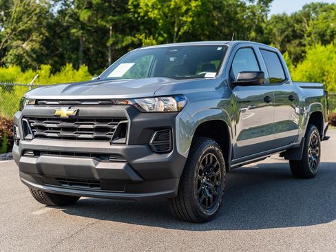 Used 2026 Chevrolet Colorado W/T w/ WT Custom Package RWD image 3