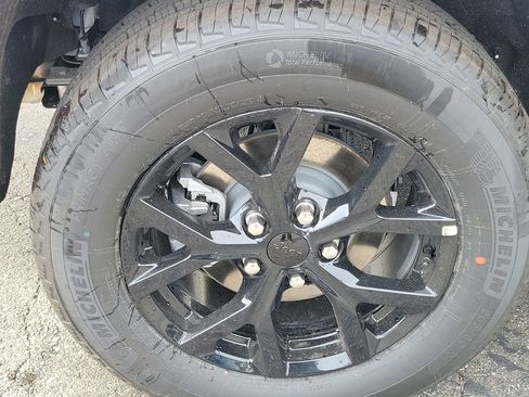 New 2026 Jeep Grand Cherokee Altitude RWD image 21